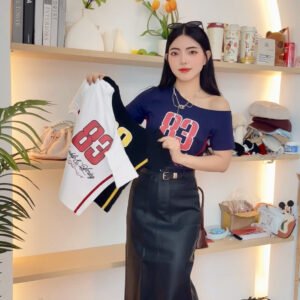 美式辣妹·83字母Tee [D184]